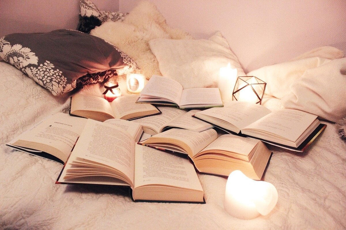 Книги Эстетика бежевый