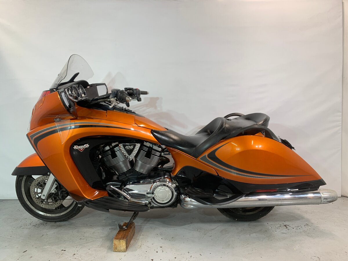 Мотоцикл Victory Vision козырек