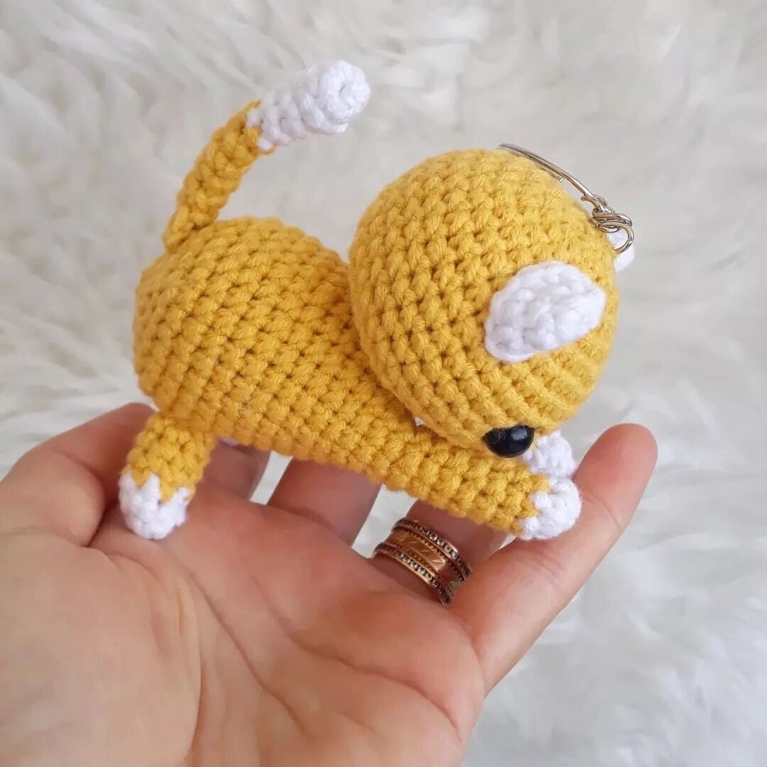 Котик амигуруми крючком