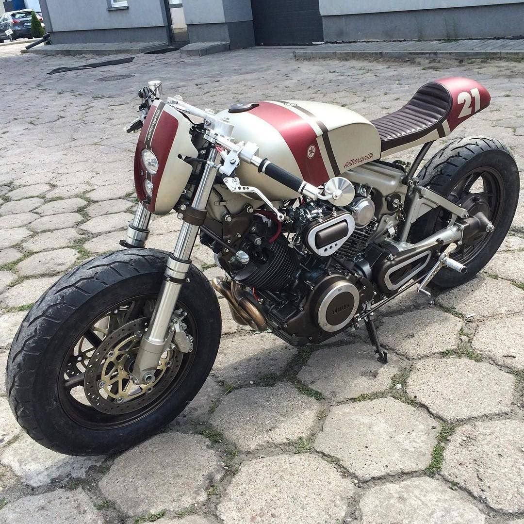 Yamaha XV 750 Custom