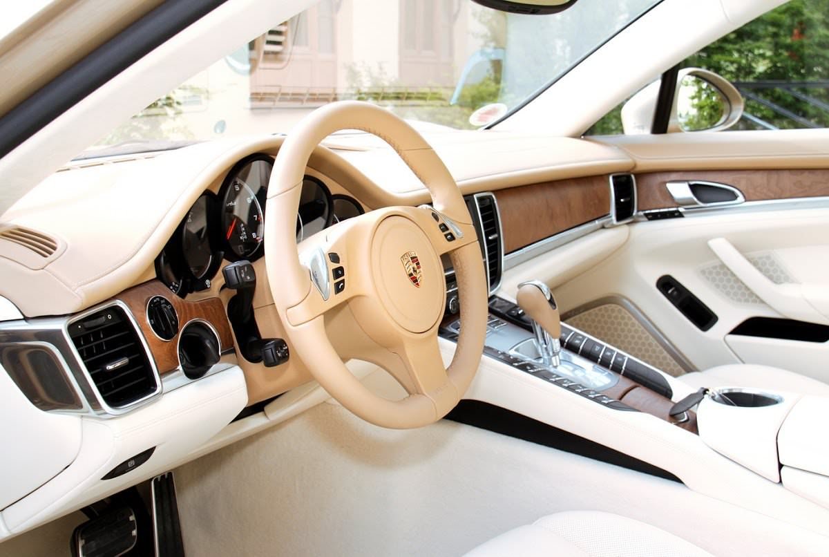 Porsche Panamera светлый салон