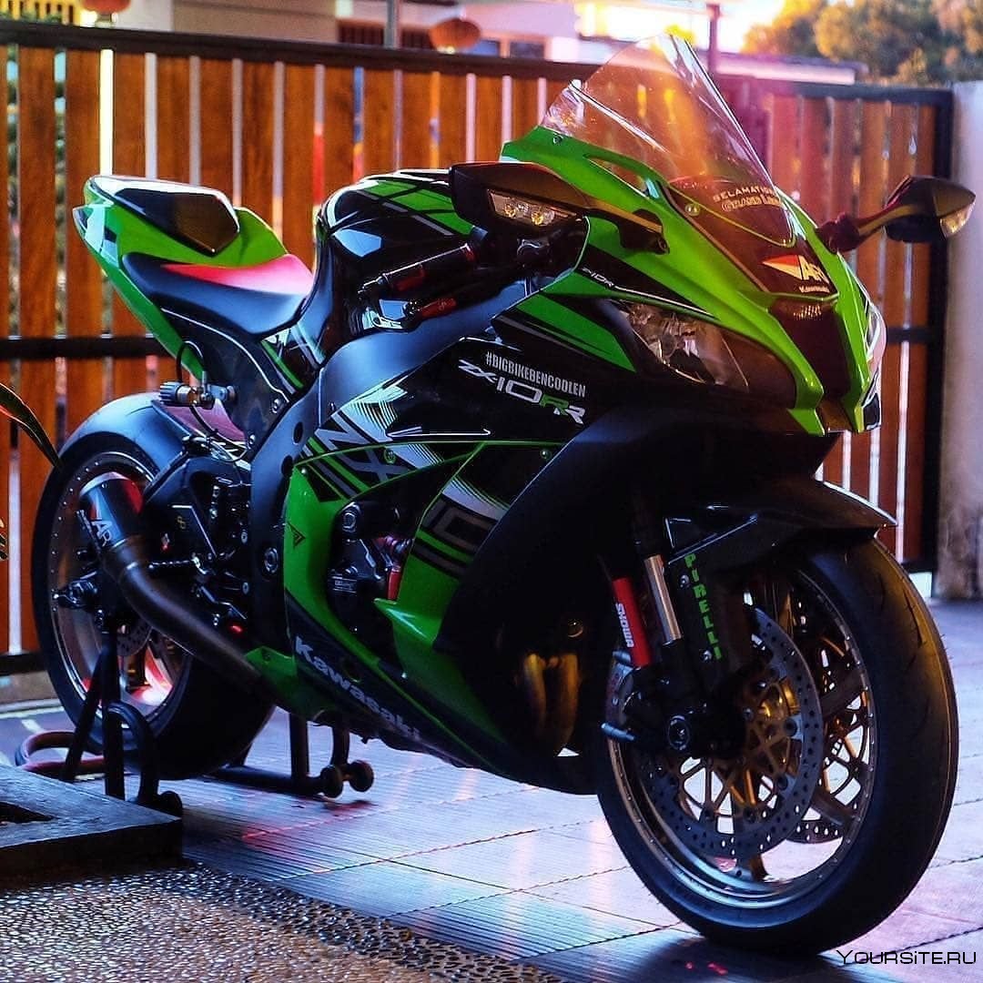 Спортбайк Кавасаки zx10r