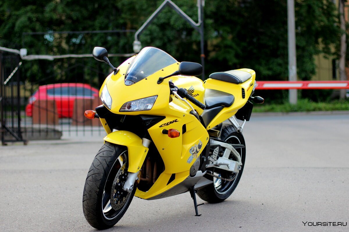 Honda cbr600rr желтый