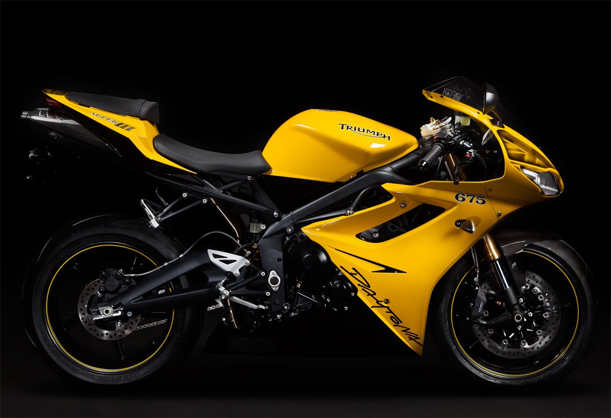 Triumph Daytona 675 Yellow