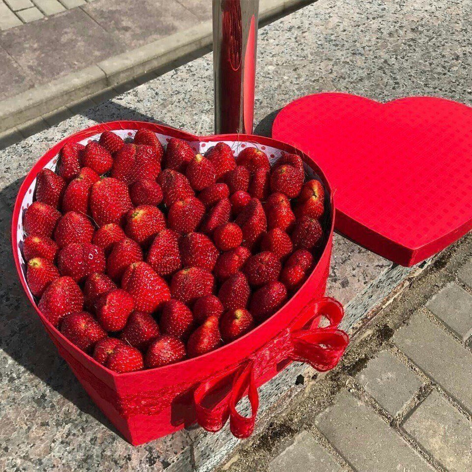 Сердце из клубники