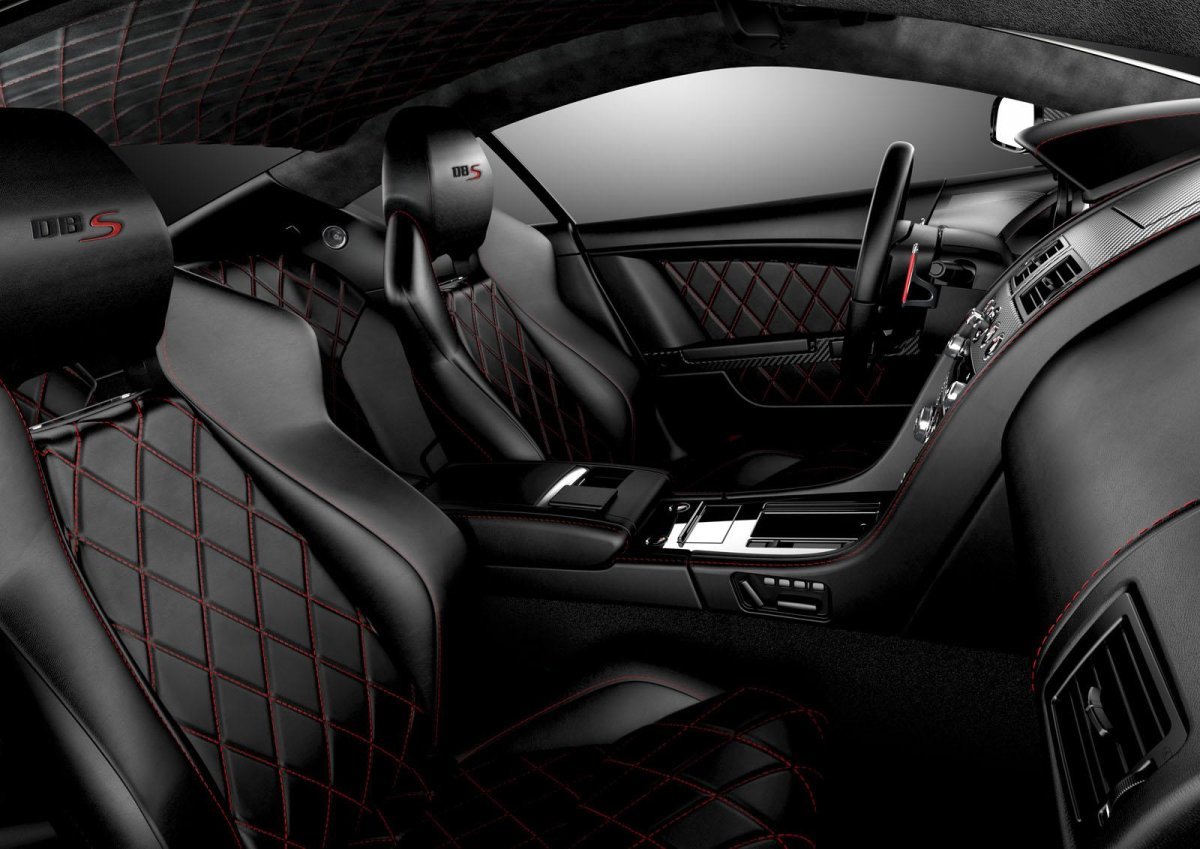 Aston Martin DBS интерьер
