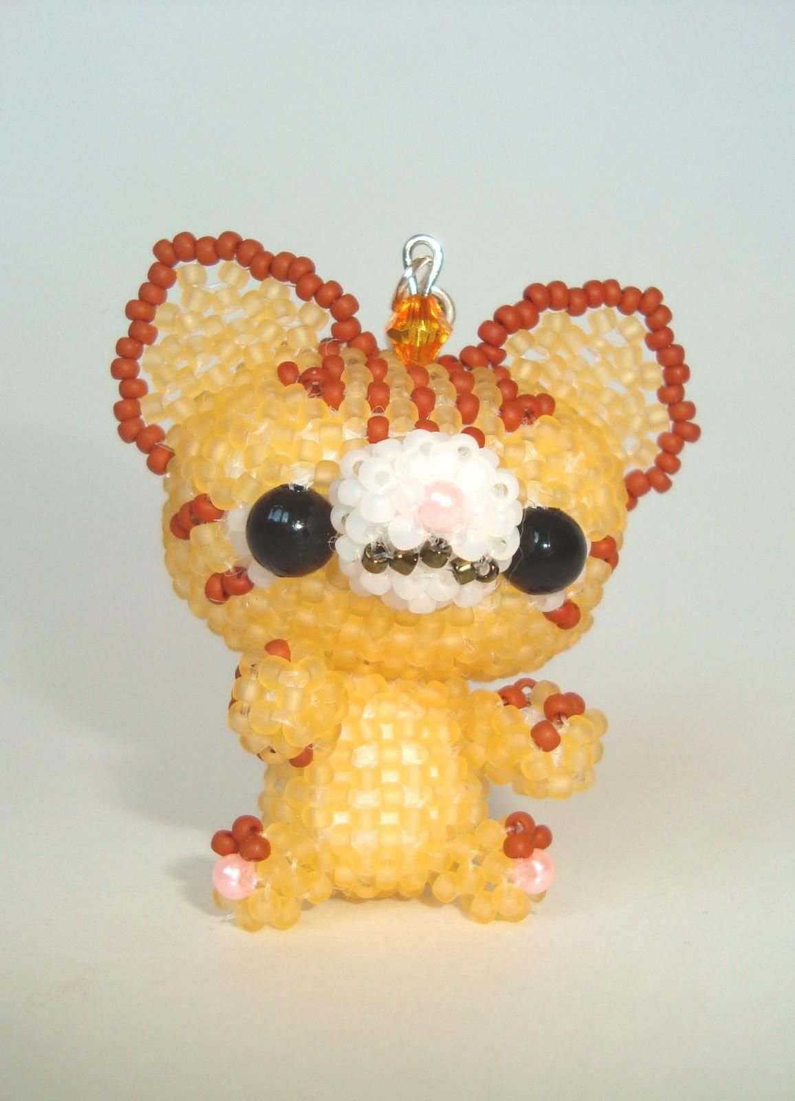 Маленькие игрушки из бисера