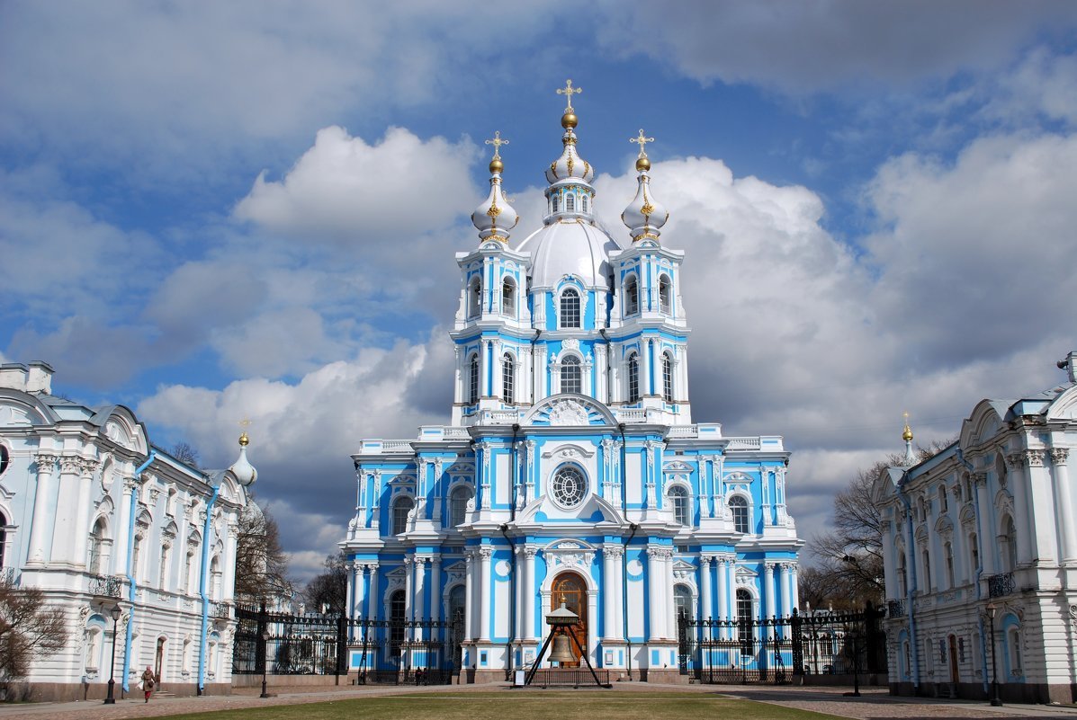 Воскресенский Смольный собор