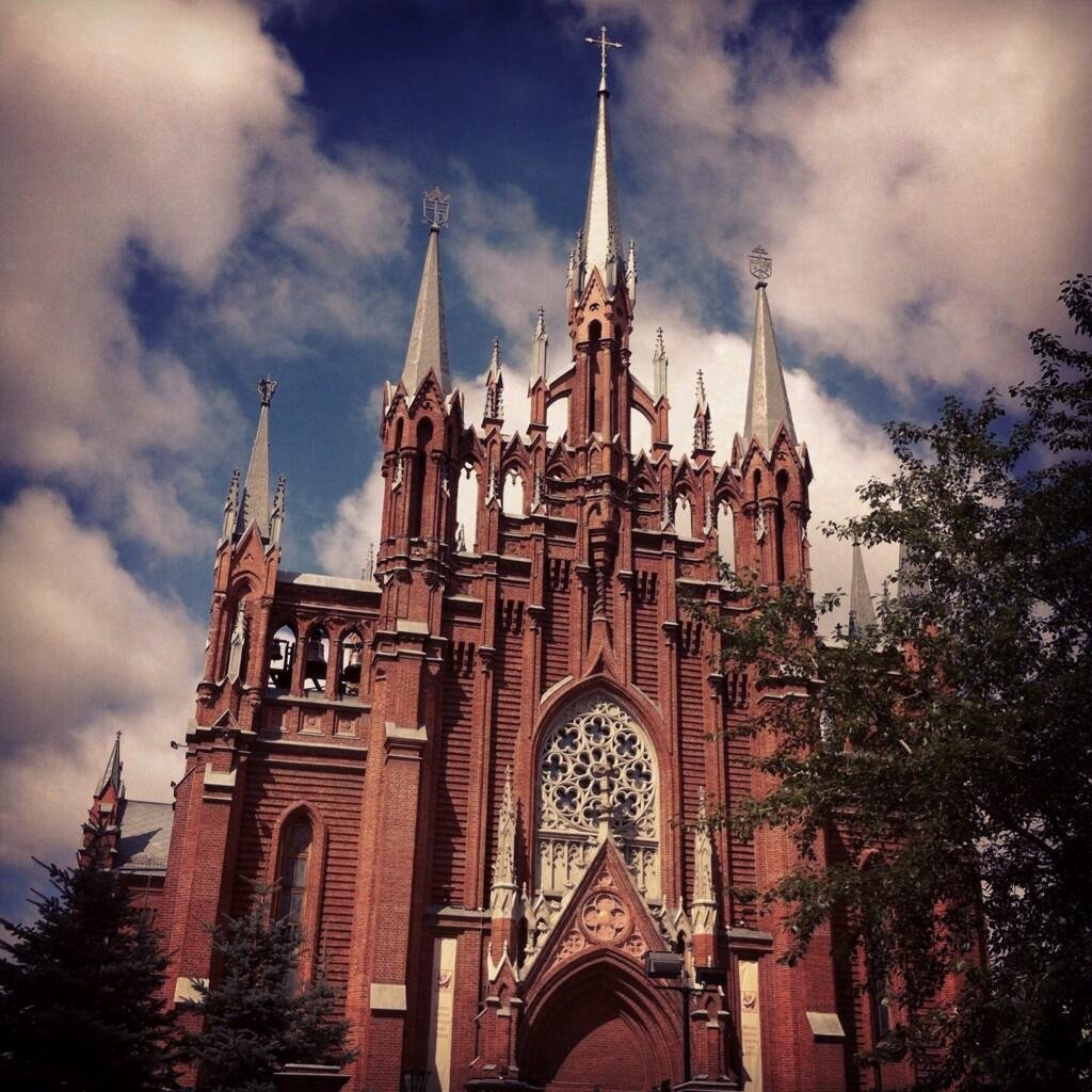 Неоготический собор в Москве