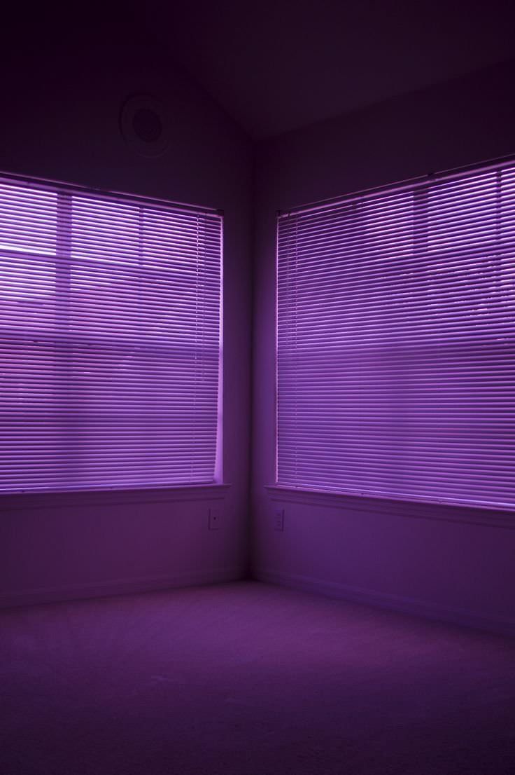 Фиолетовый неон