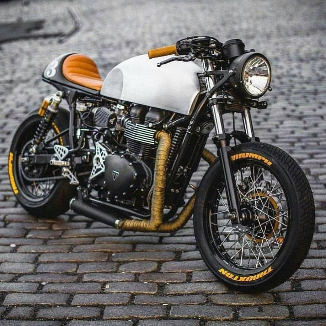 Triumph Thruxton Cafe Racer
