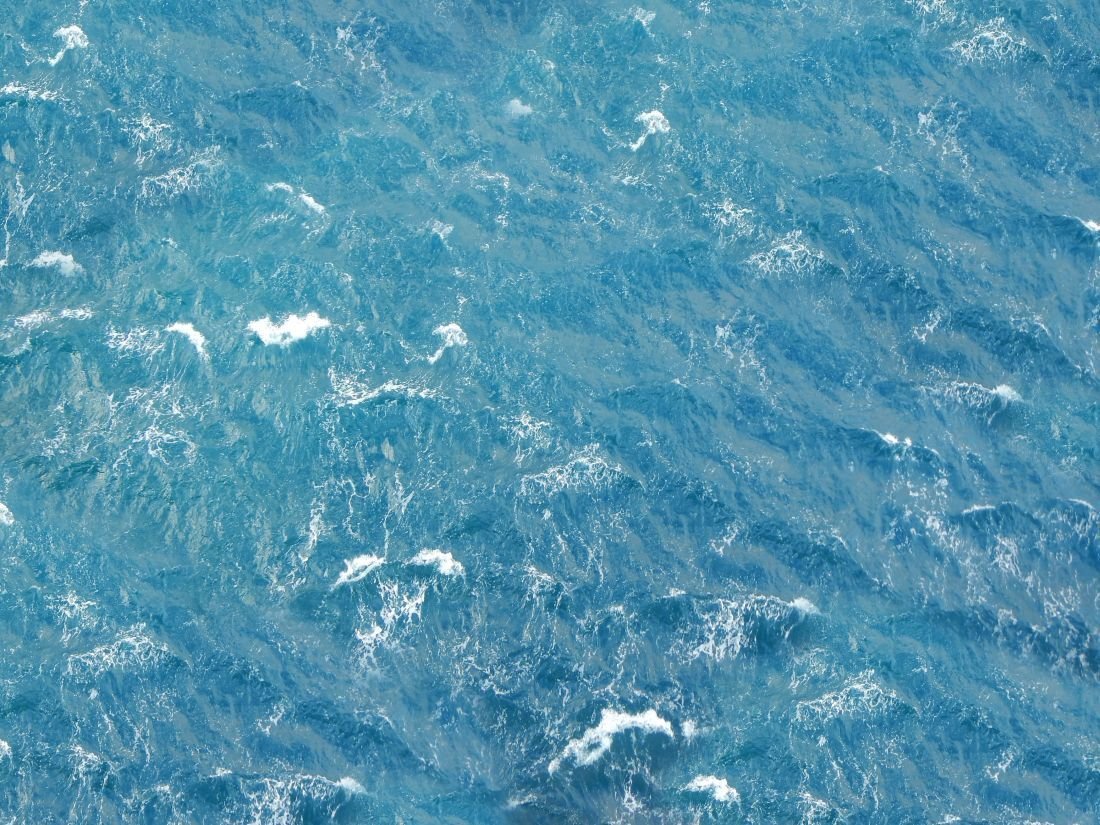 Вода сверху