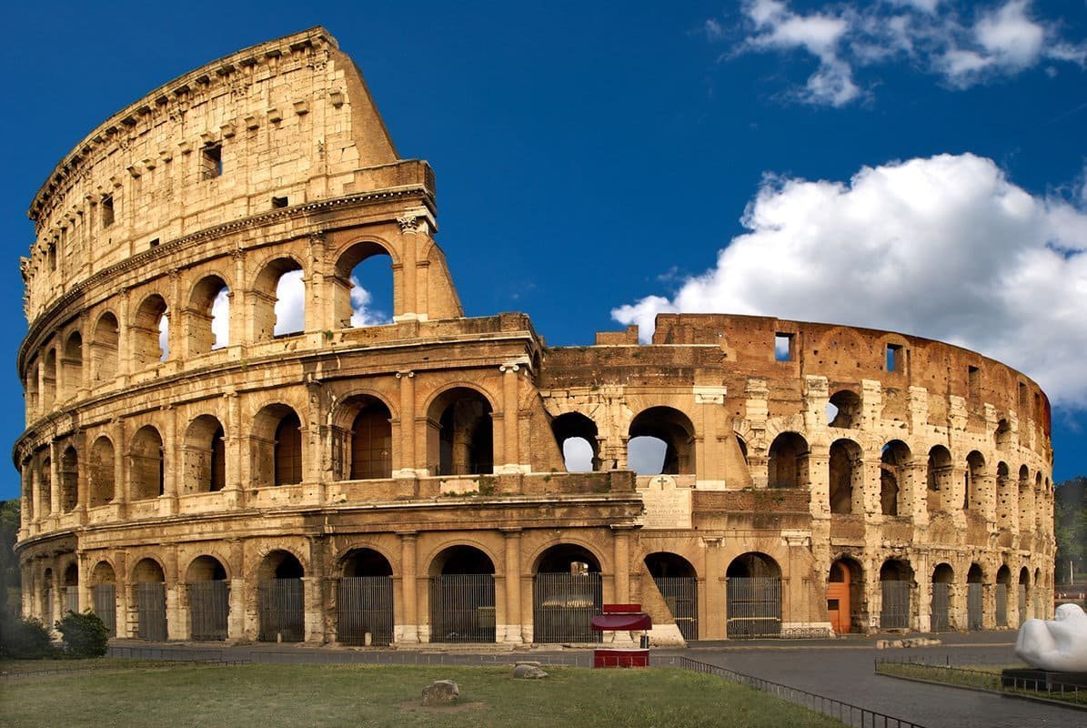 Колизей (Colosseum) – амфитеатр Флавиев.