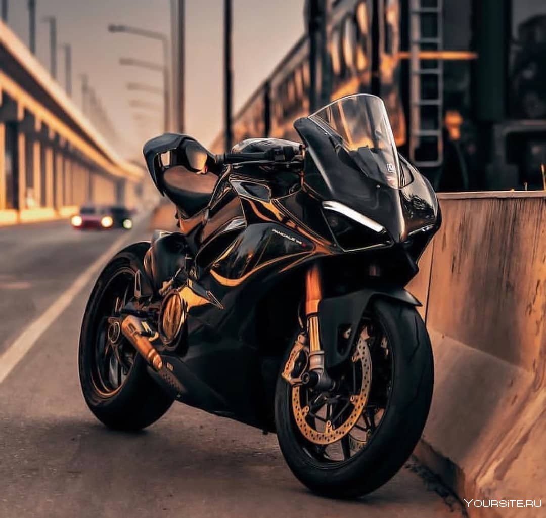 Ducati Panigale v4 r черный