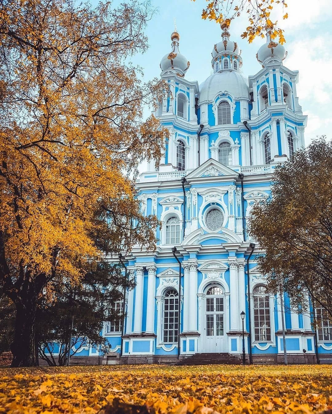 Собор Смольного монастыря в Петербурге
