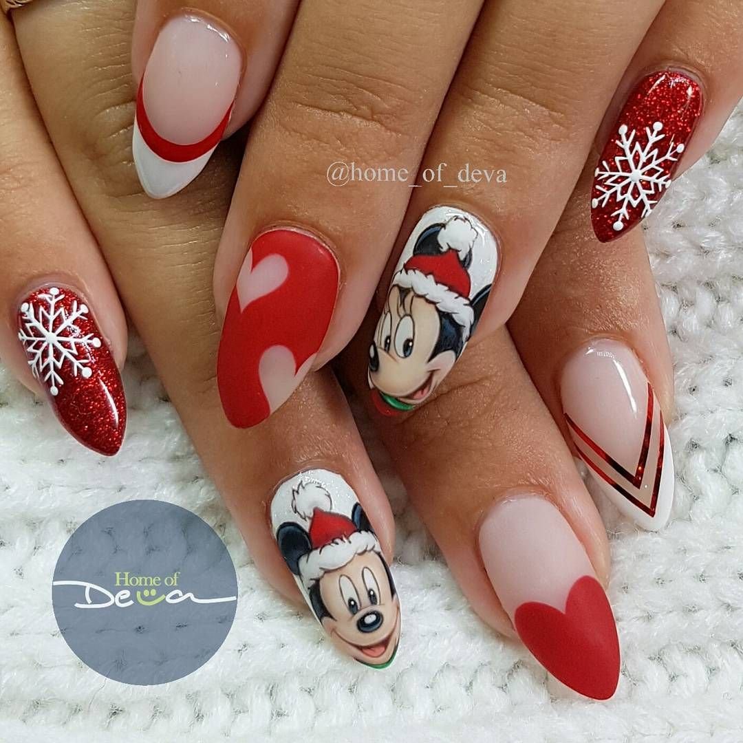Новогодний маникюр с микимаусом