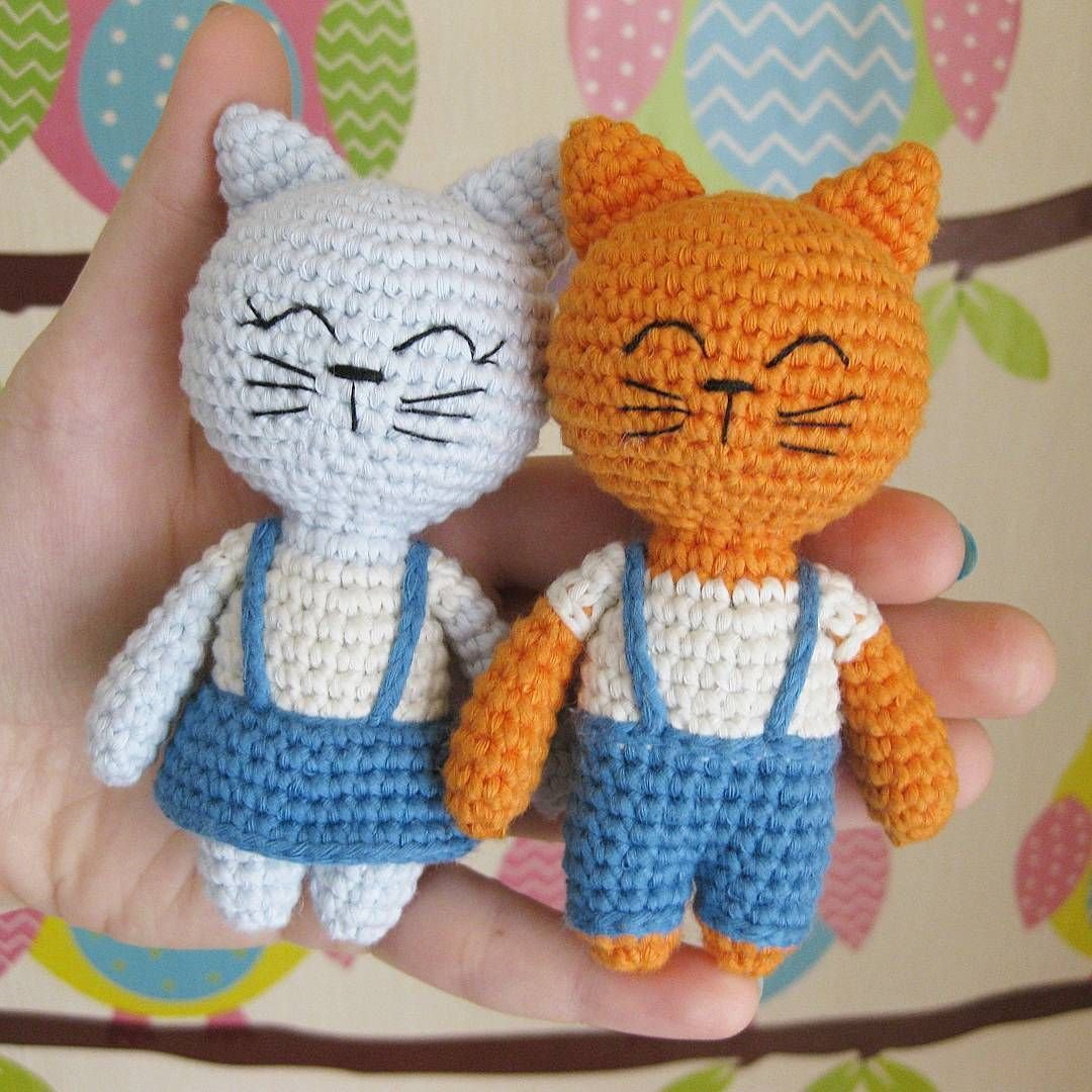 Вязаная игрушка кот