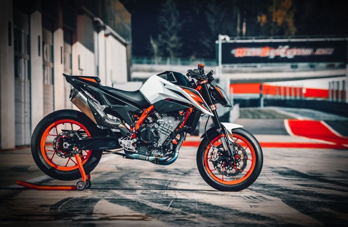 KTM Duke 890