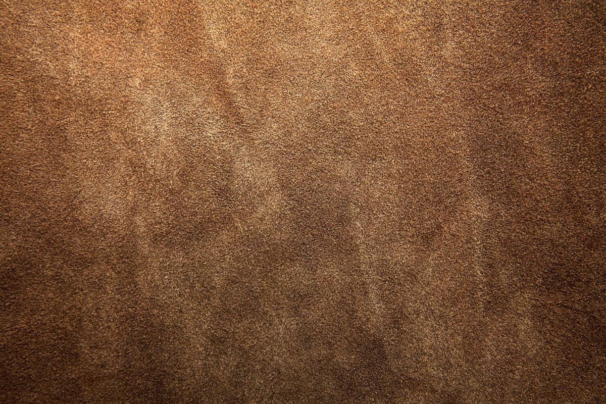 Коричневая замша