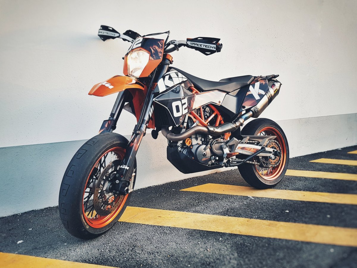 KTM 690 Supermoto