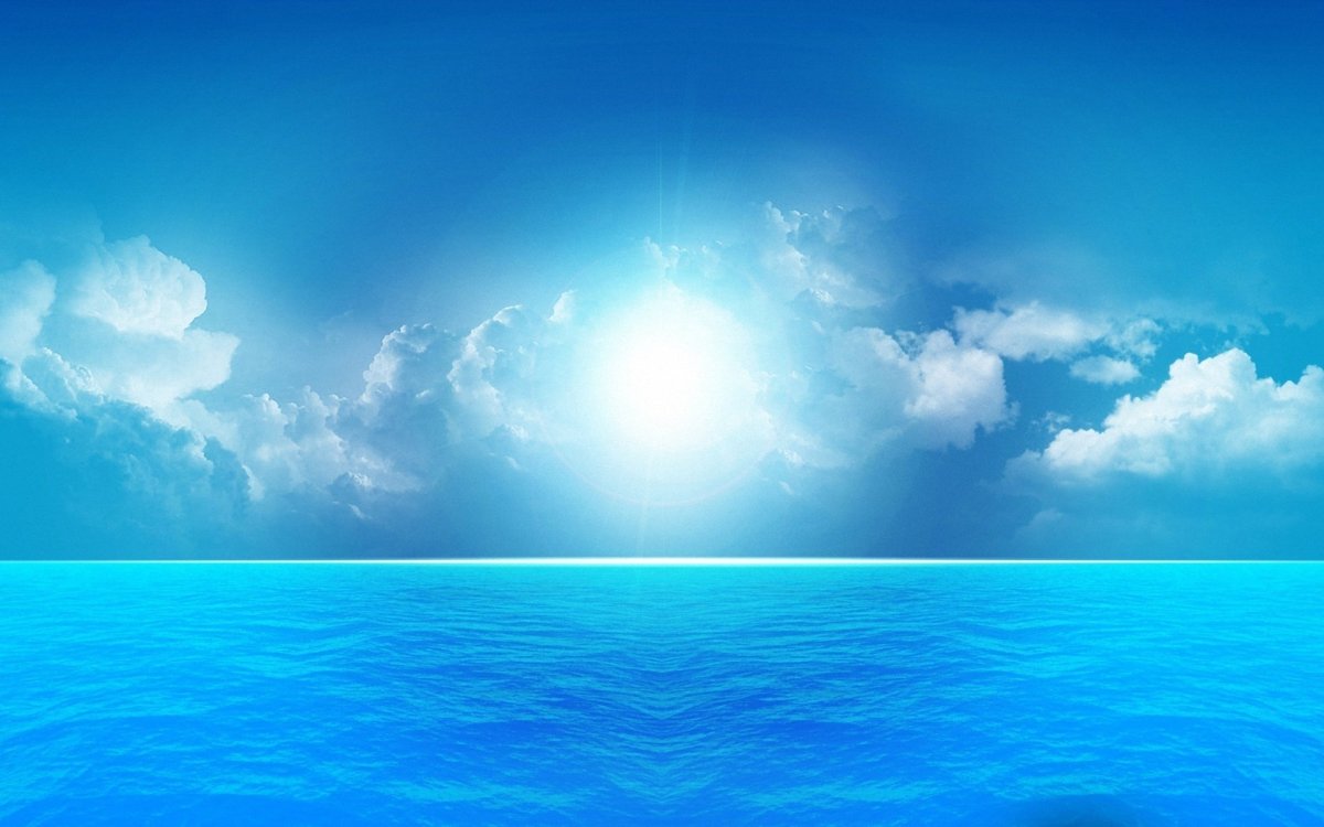 Голубое небо и море