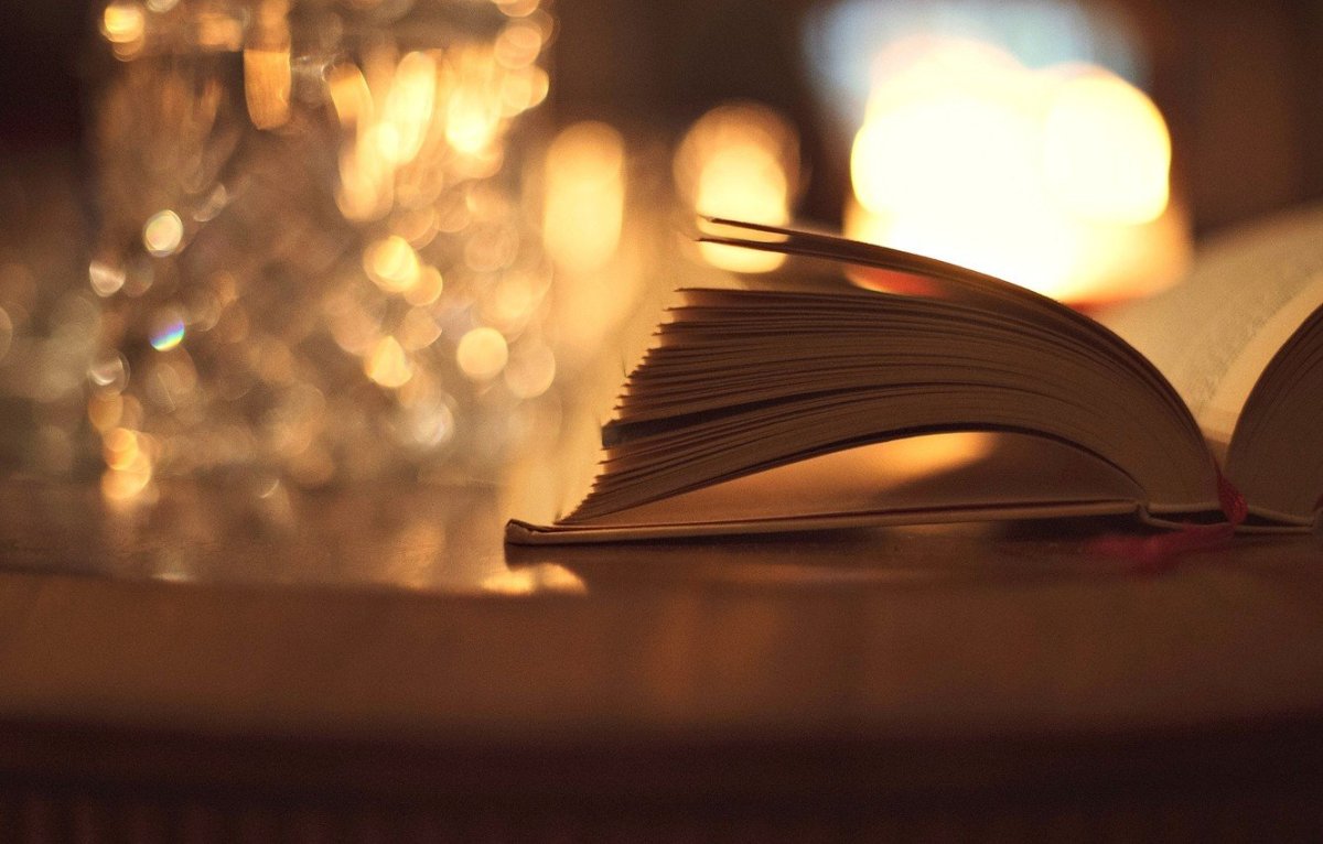 Стол «книга»