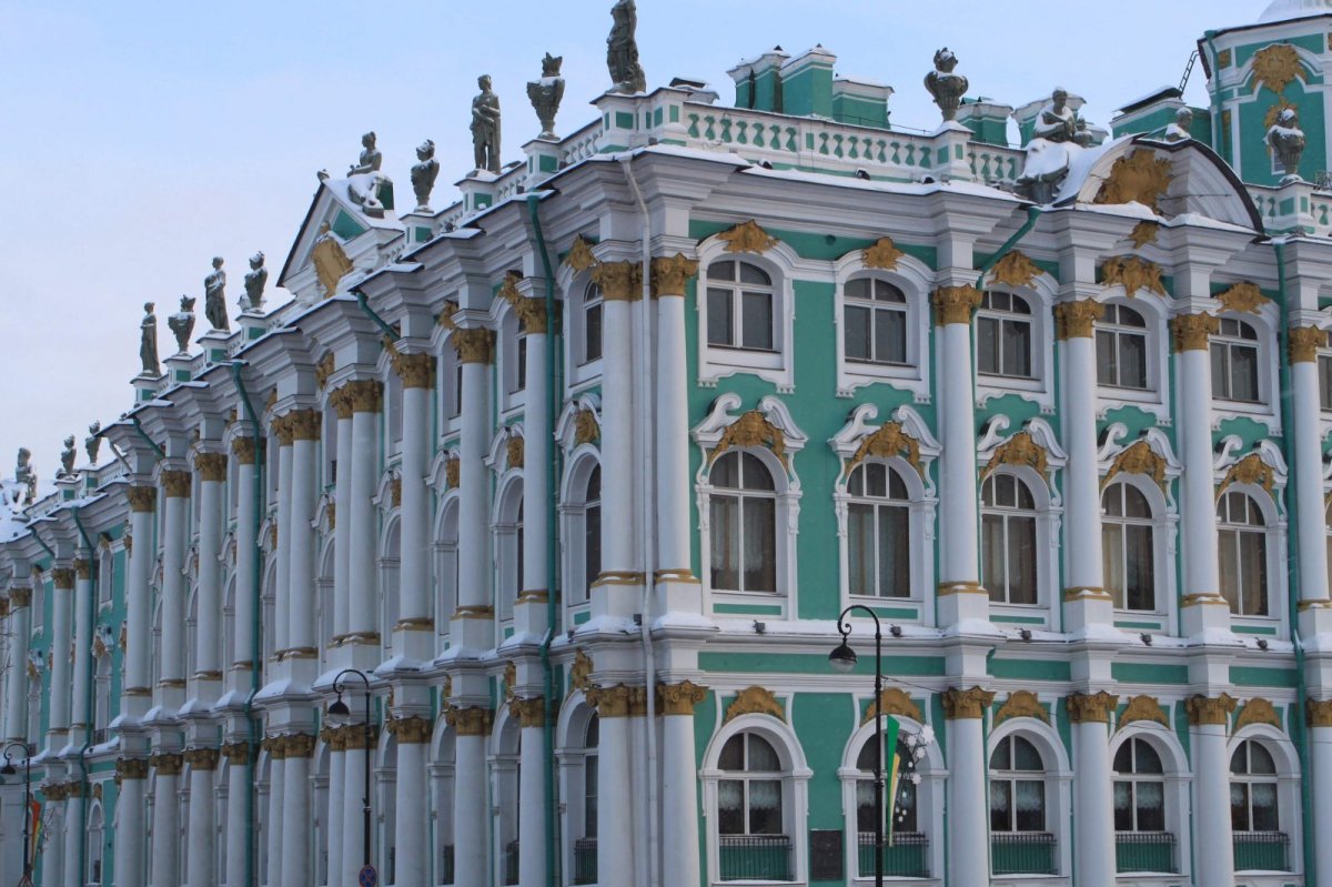 Барокко зимний дворец в Санкт-Петербурге
