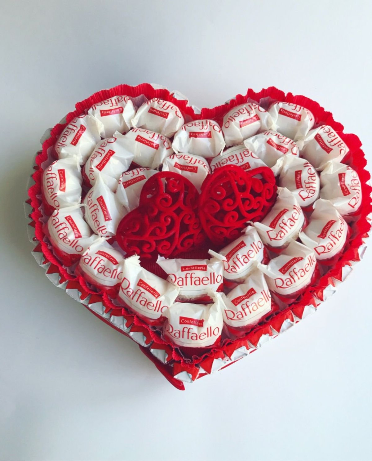 Сердце из конфет