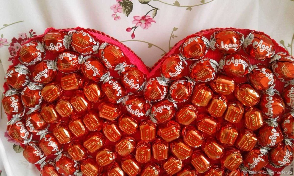 Сердце из конфет