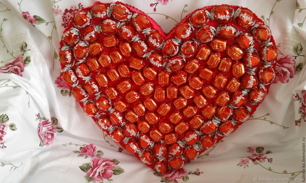 Сердце из конфет