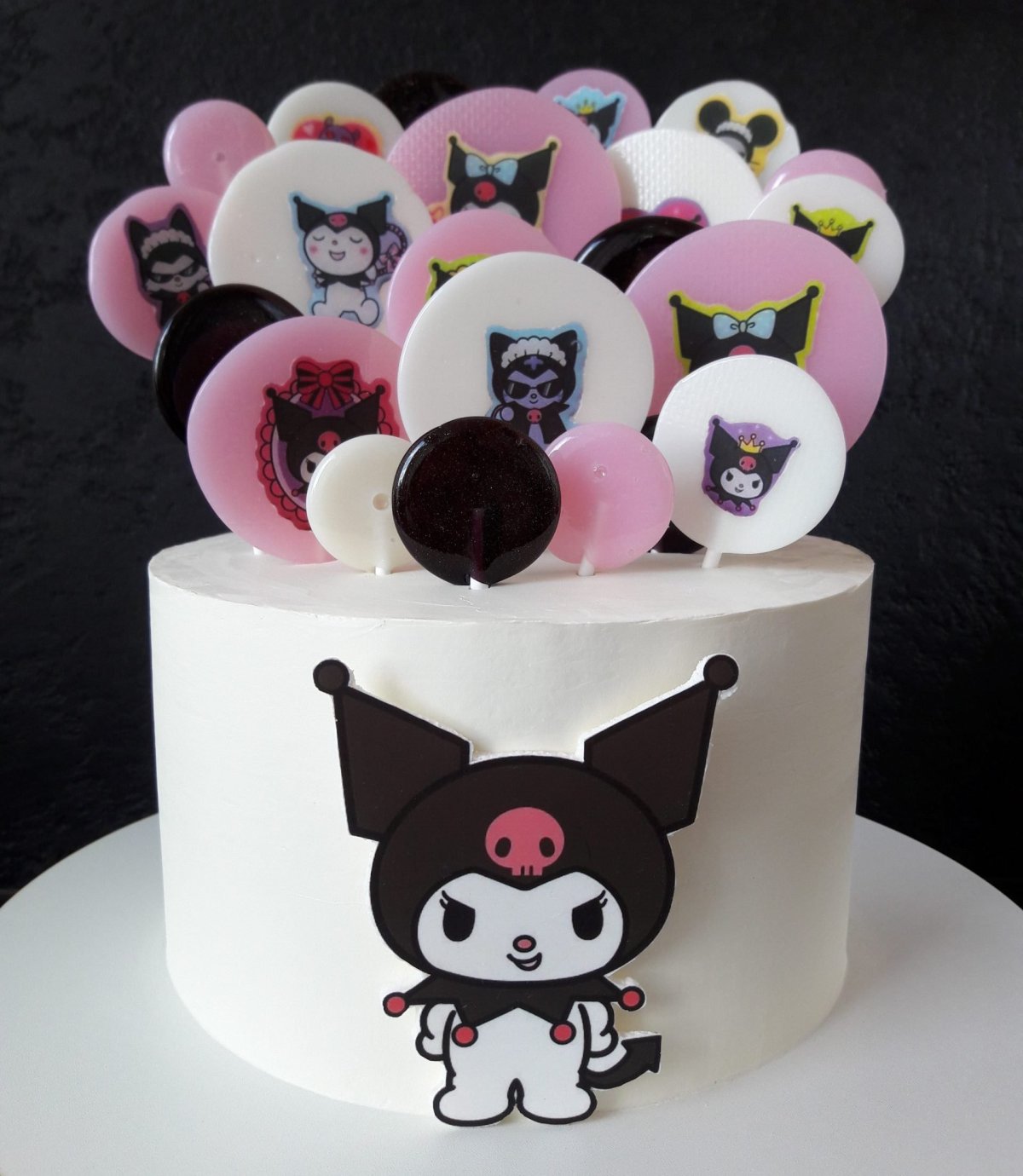 Торт Орео с объемной hello Kitty
