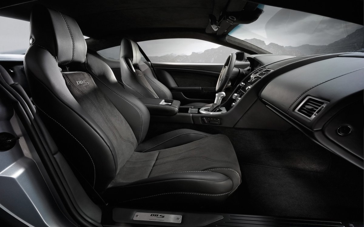 Aston Martin DBS салон