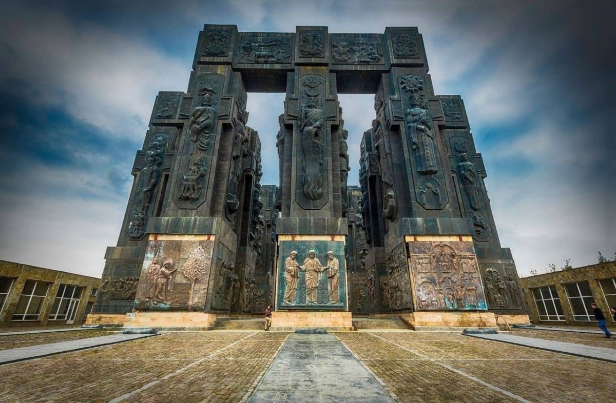 История Грузии монумент Церетели