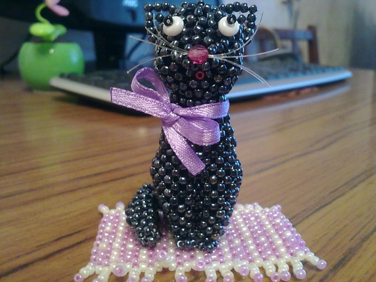 Кошка из бисера