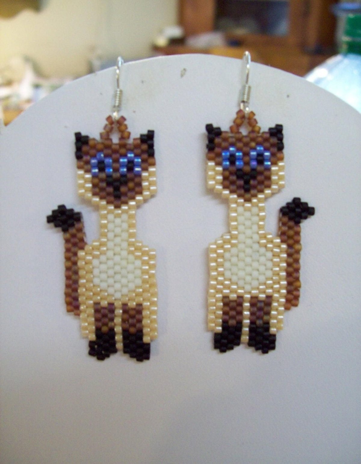 Серьги кошечки из бисера