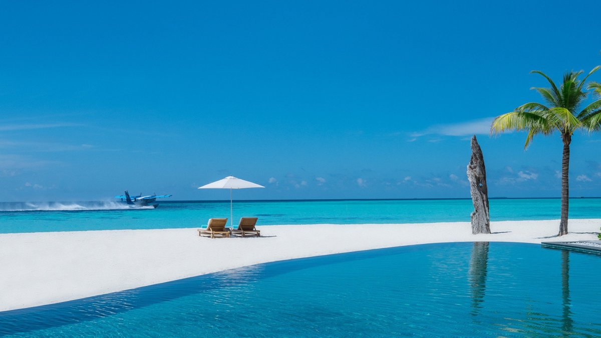 Four Seasons private Island Maldives at Voavah Baa Atoll