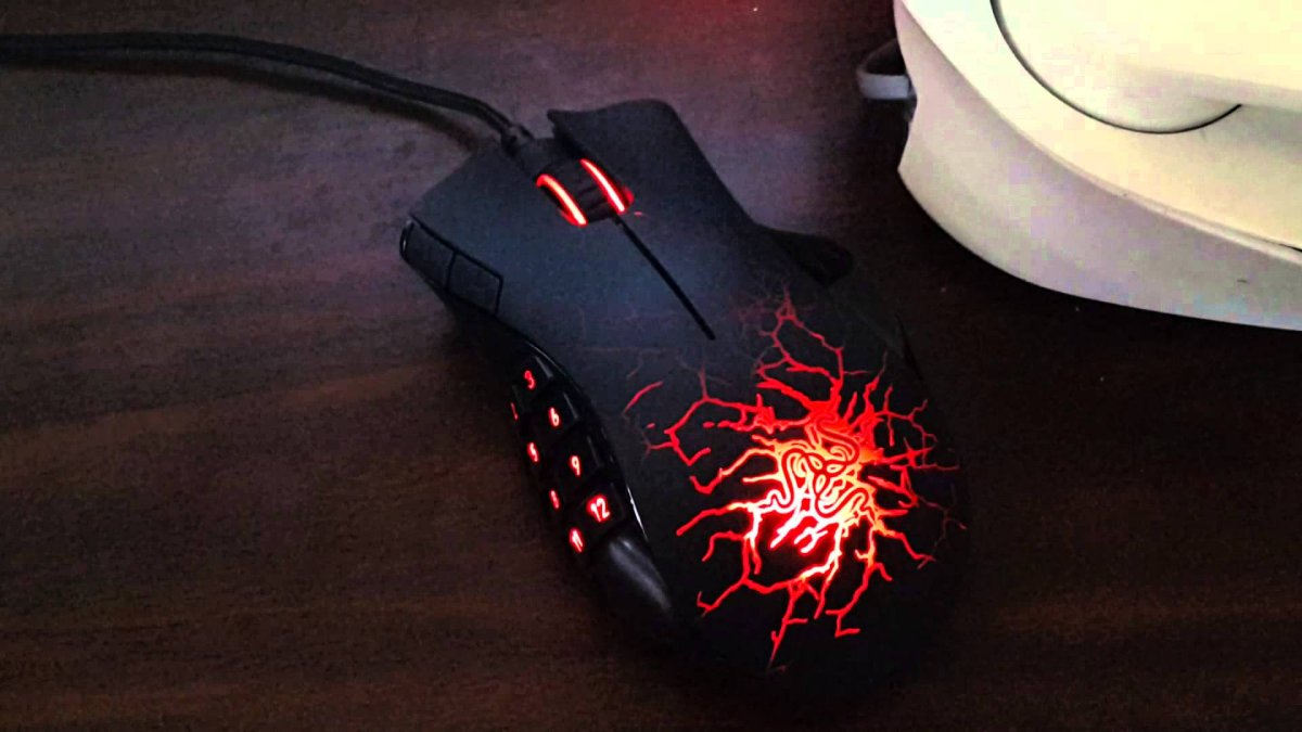 Razer с красной подсветкой