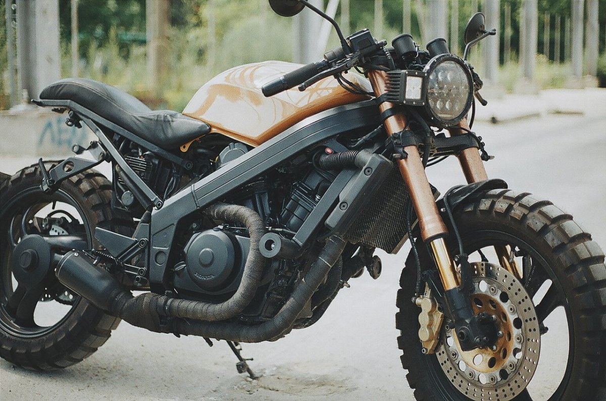 Honda Bros 650 скремблер