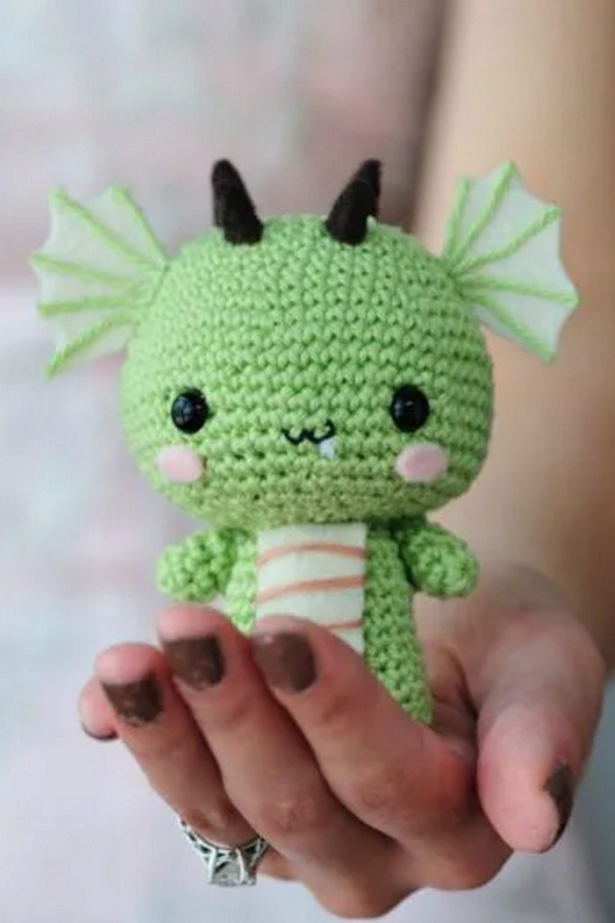 Вязаные мини игрушки дракончик
