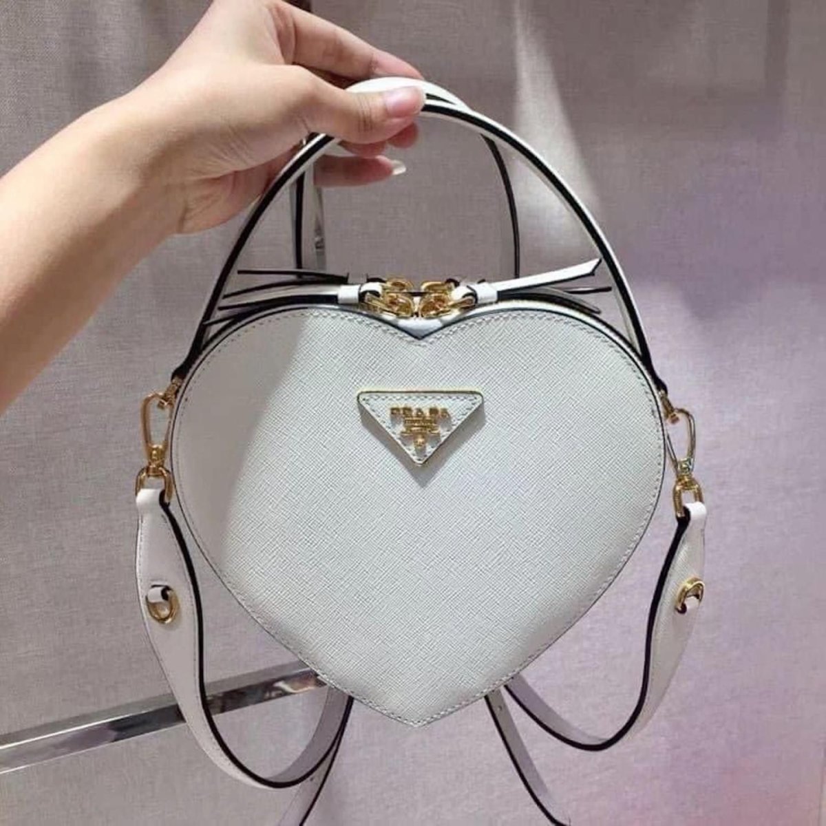 Сумка сердце Prada
