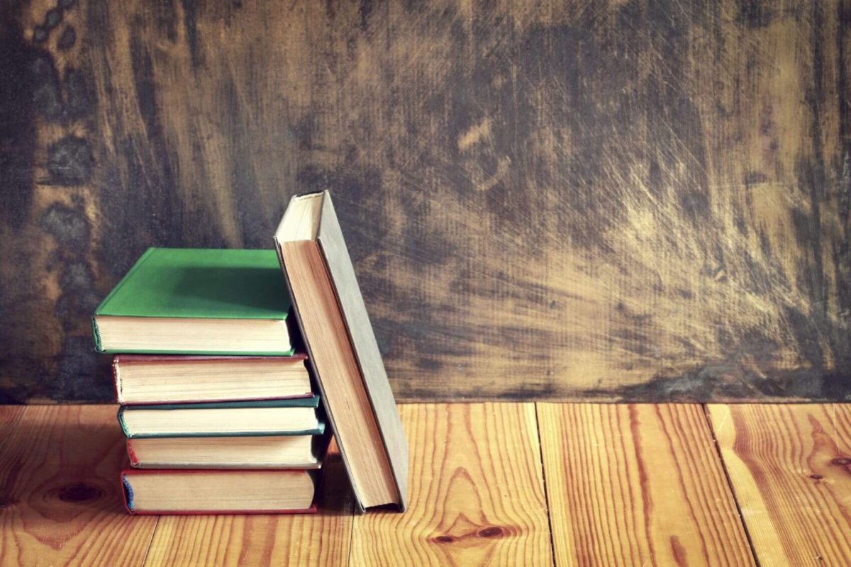 Стол «книга»