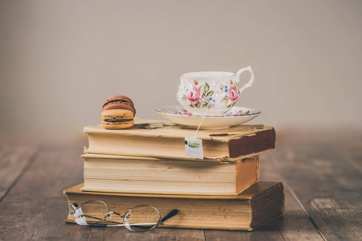 Книга чашка