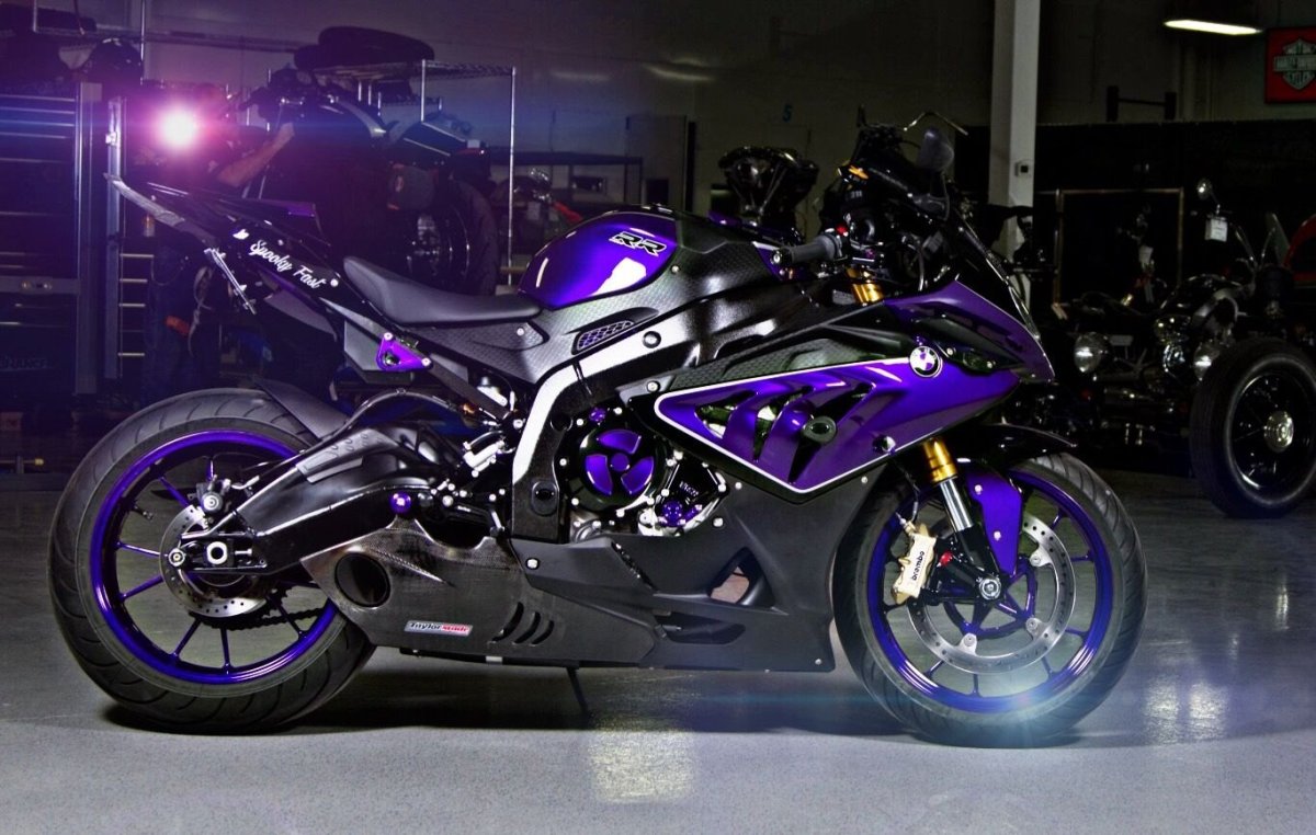 Мотоцикл БМВ s1000rr фиолетовый