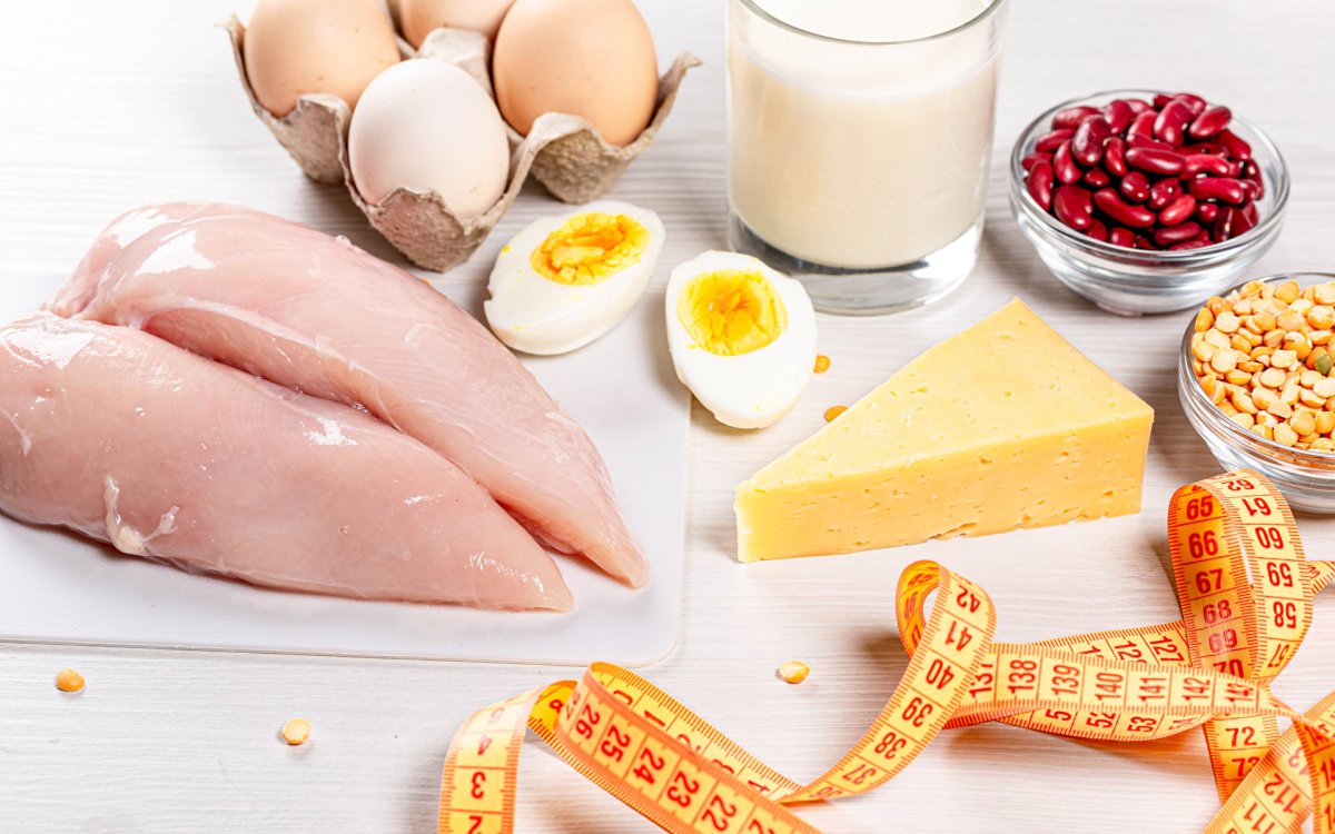 Продукты колбаса сыр молоко
