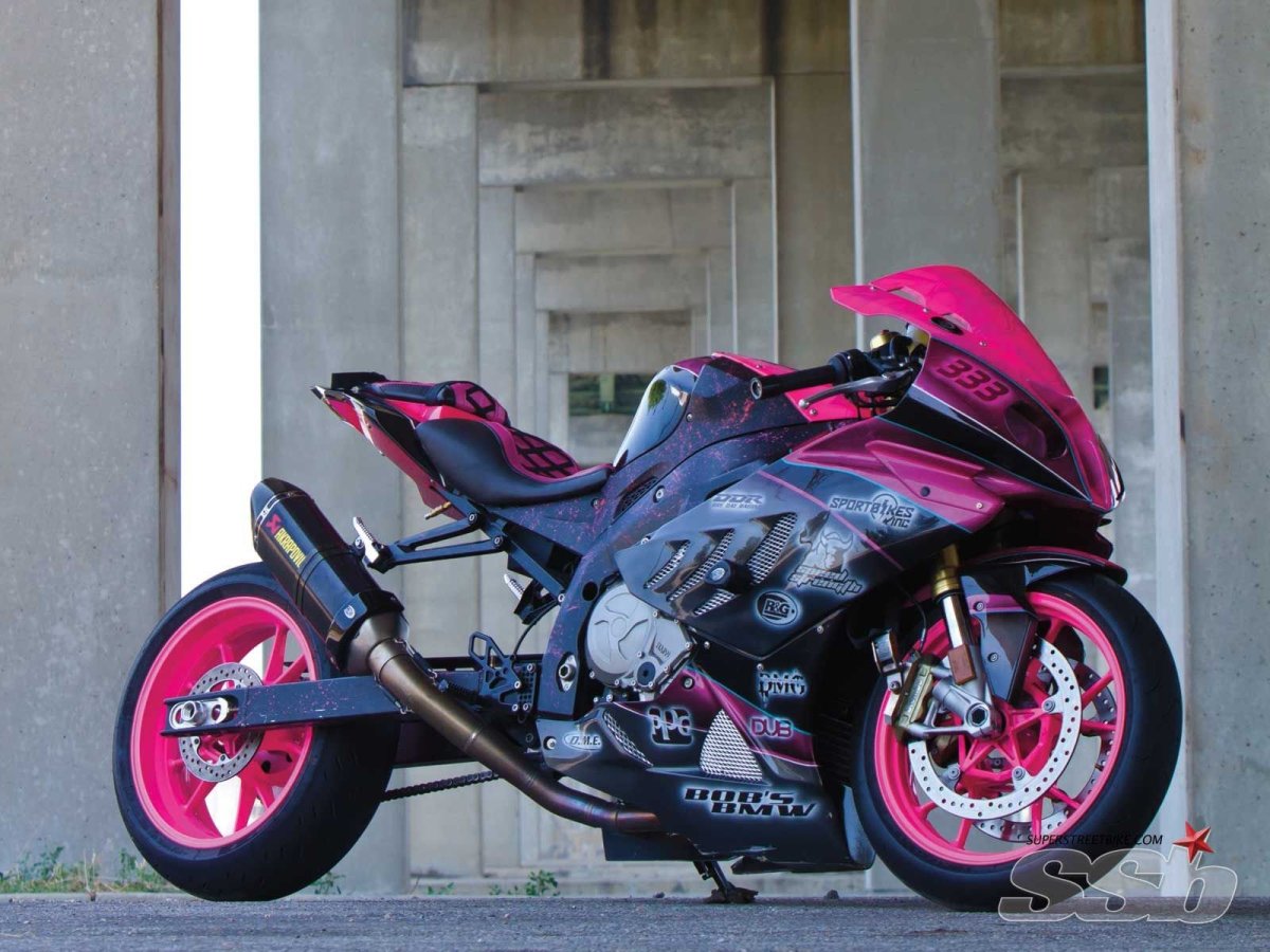 BMW 1000 RR розовый