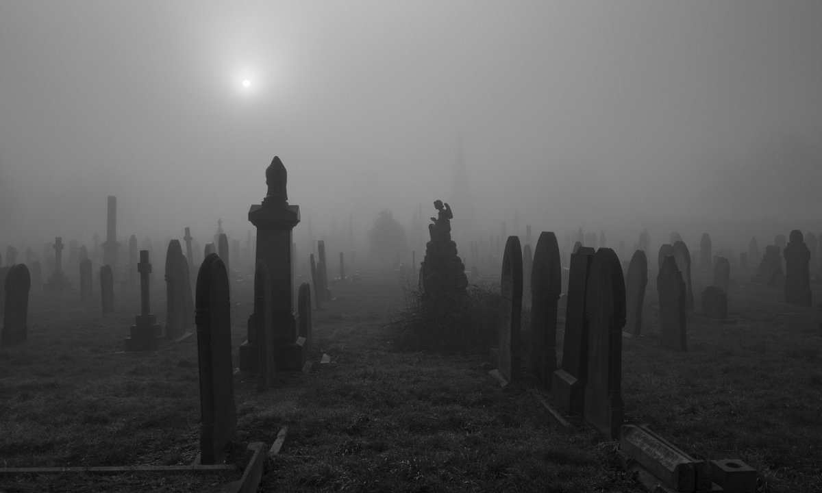 Зловещее кладбище