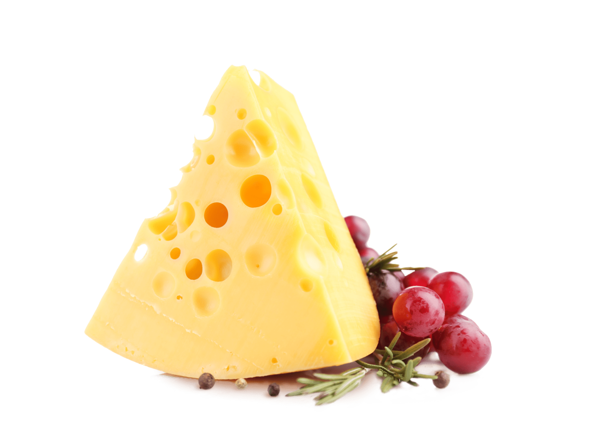 Сыр Маасдам на белом фоне