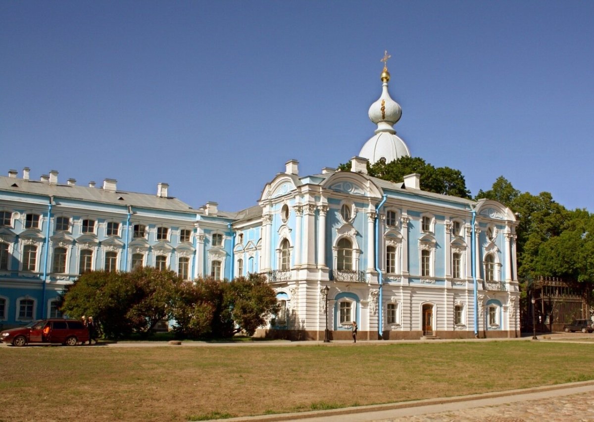 Смольный монастырь в Санкт-Петербурге Растрелли