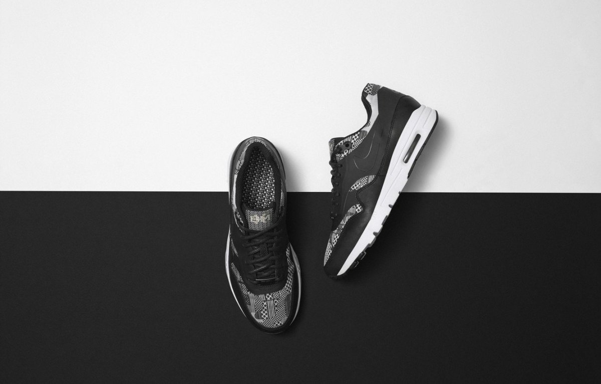 Nike Black Sneakers