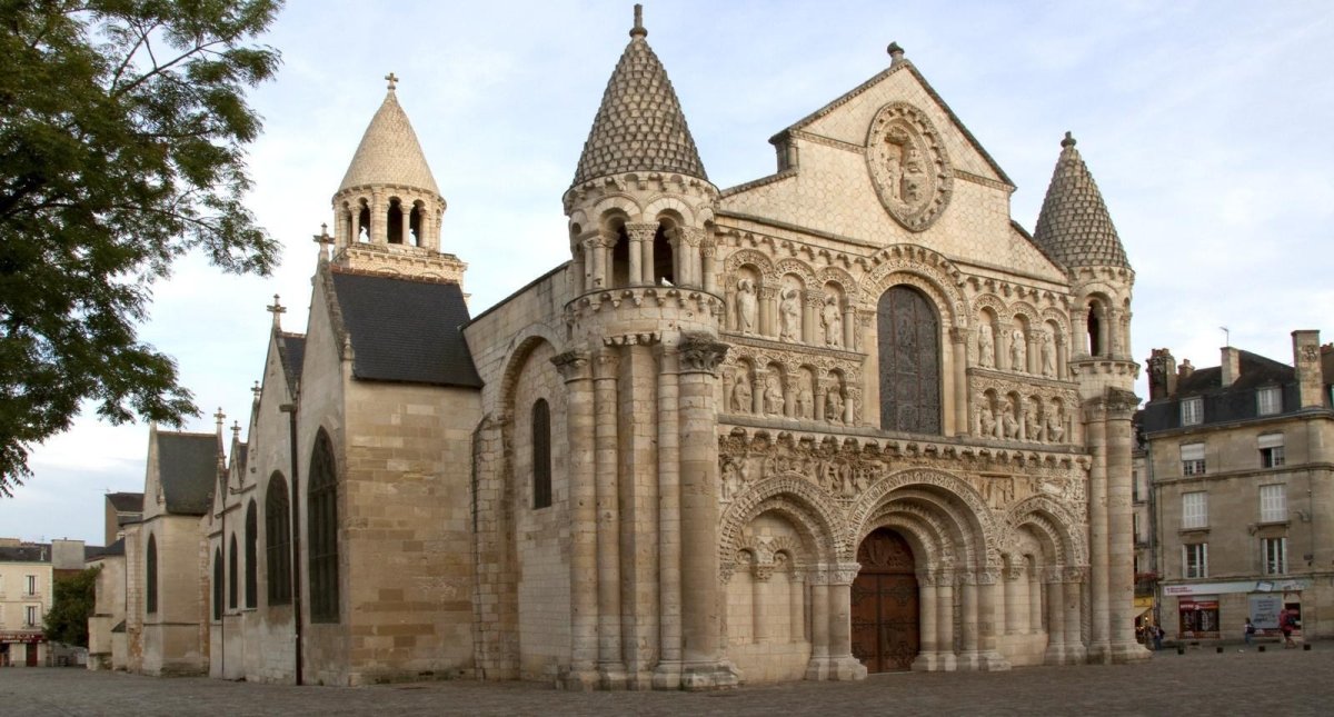 Церковь notre-Dame la grande, Пуатье стиль